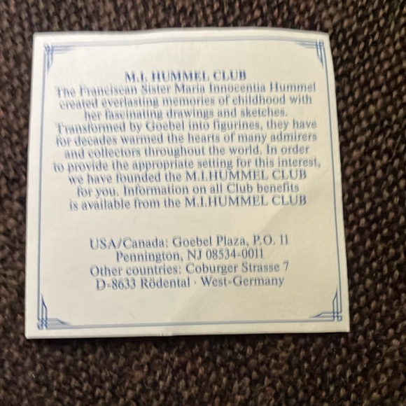 Authentic Hummel figurine “the smart little sister” - Picture 6 of 12